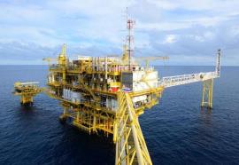 大海中的石油鉆井，到底能承受多大風(fēng)浪？說出來你都不一定會(huì)相信